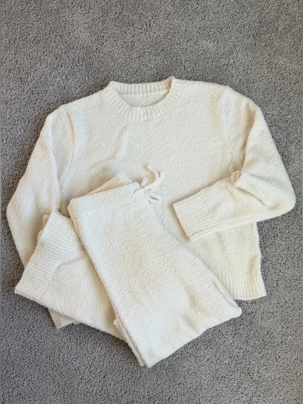 Luvamia Cream Fuzzy Knit 2 Piece Pajama Lounge Set size Medium